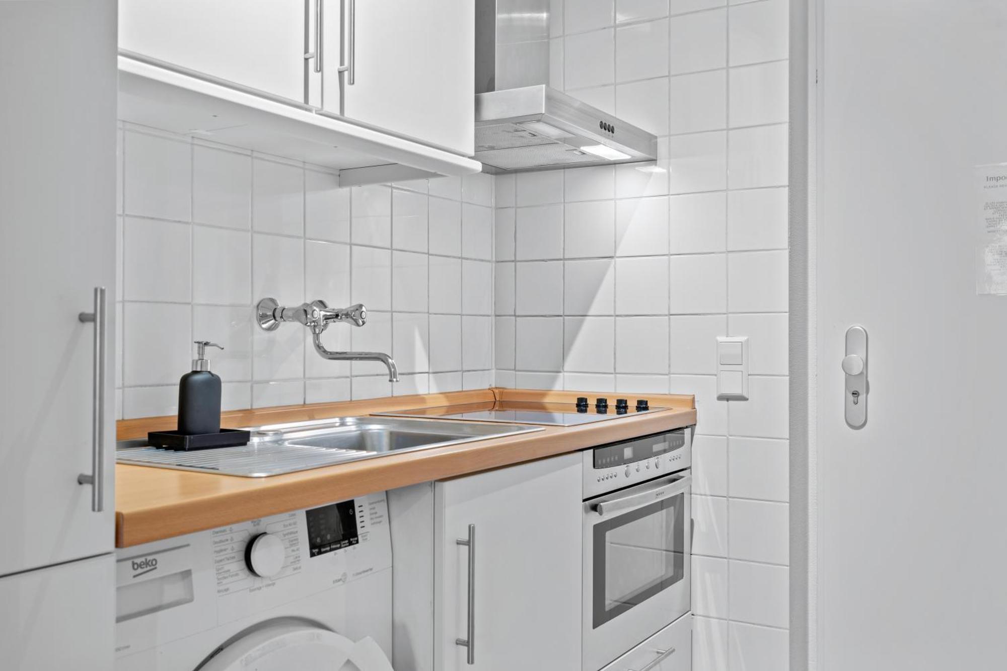 In Center 15min From Airport Apartment *