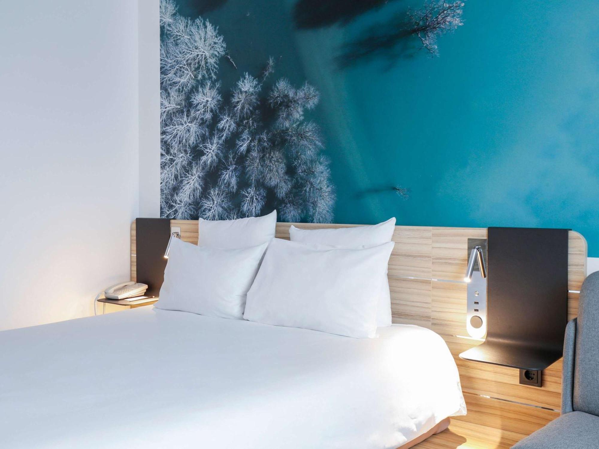 Novotel Centre Hotel 4*