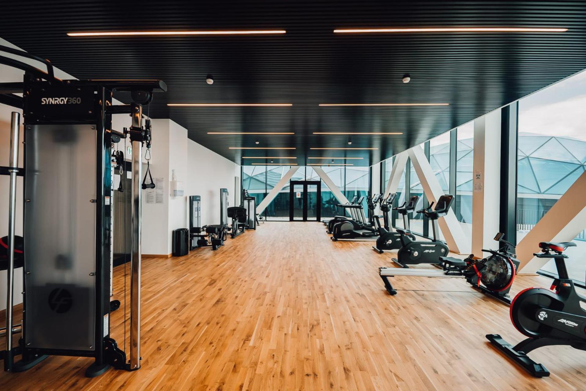 Sky21 Lux With Pool, Gym, & Views Luxembourg