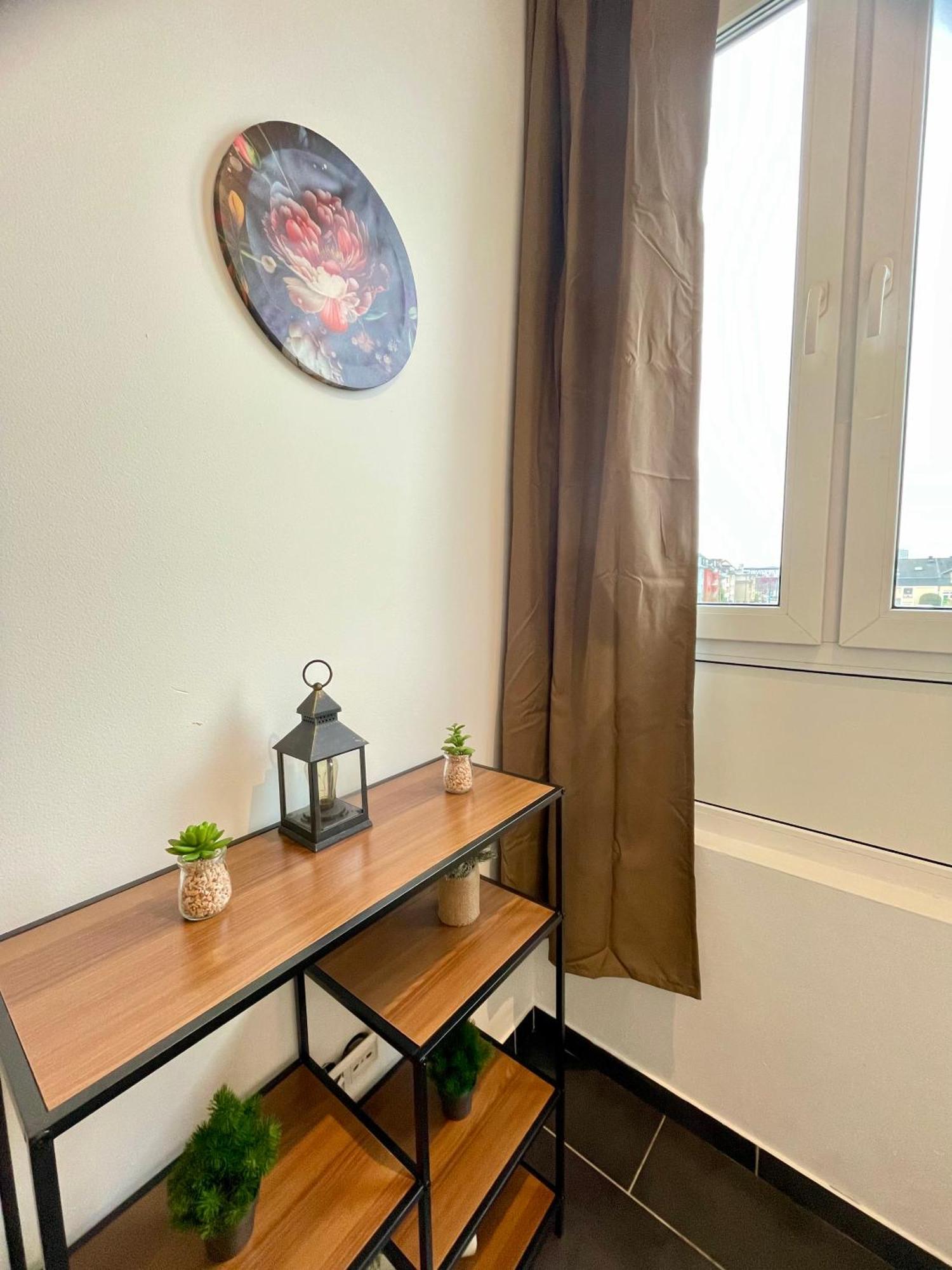 Tram Station Bed & Breakfast *