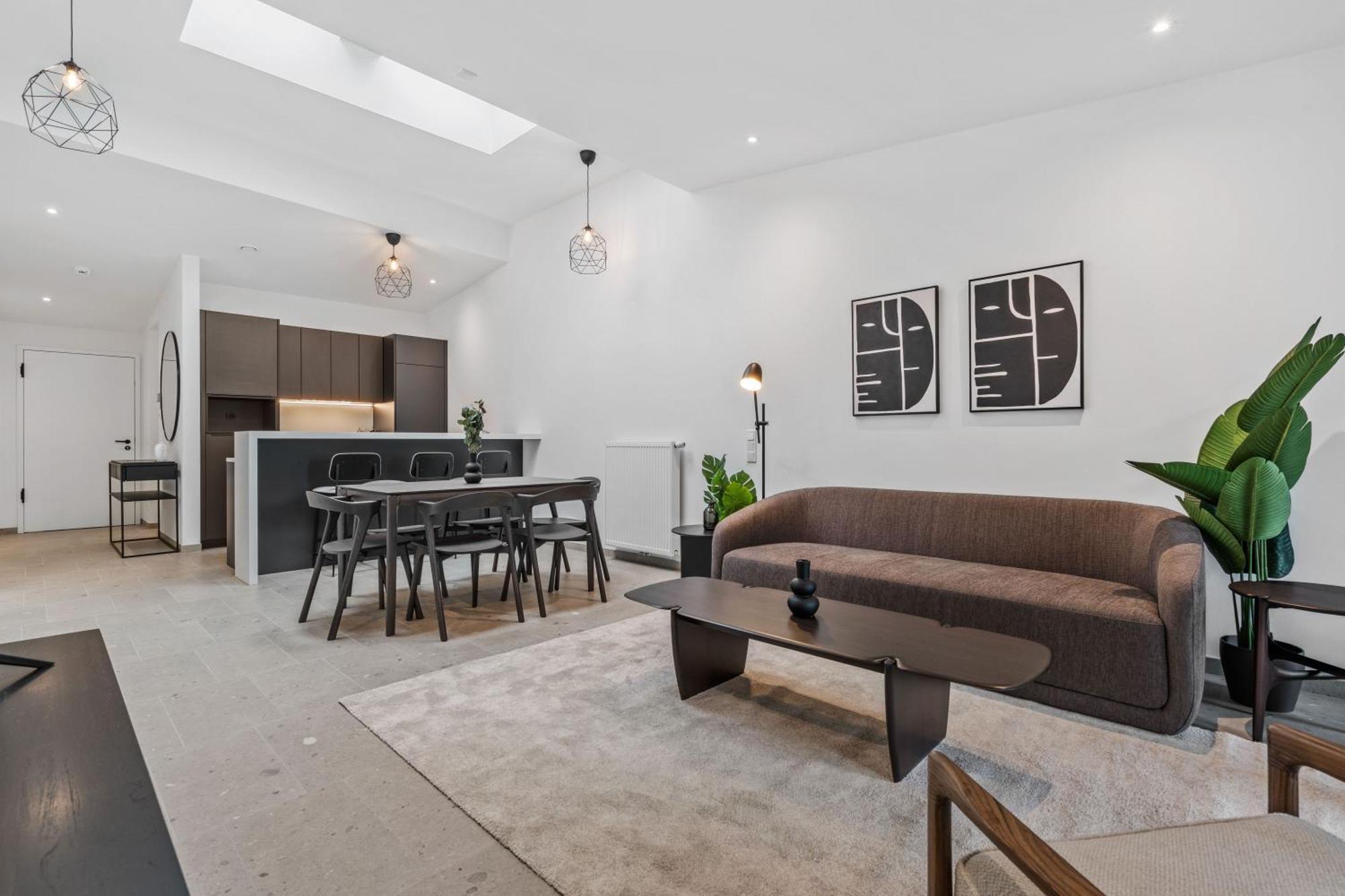 Modern In Clausen With Wifi, Kitchen & Workspace Apartment