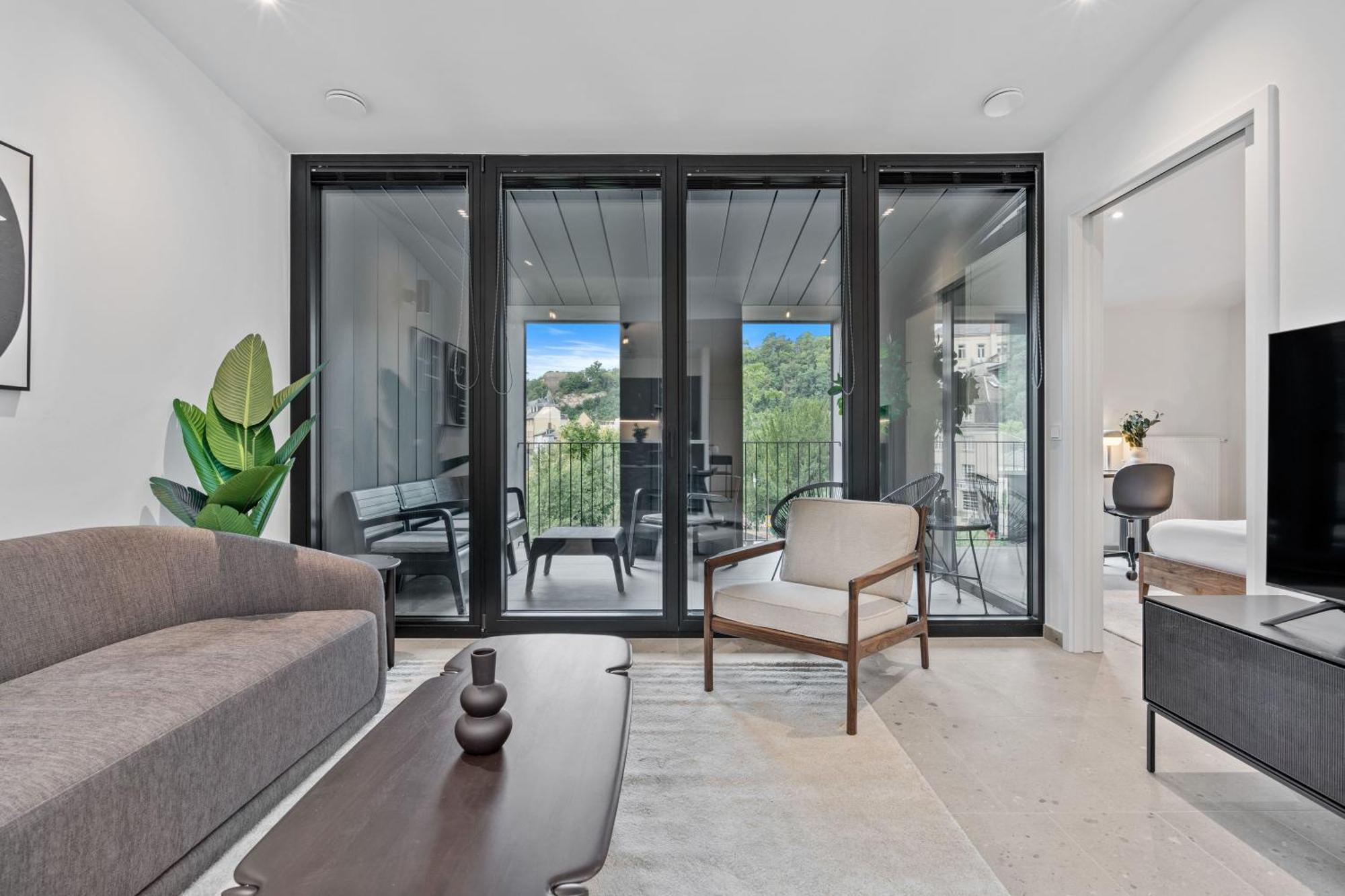 Appartement Modern In Clausen With Wifi, Kitchen & Workspace