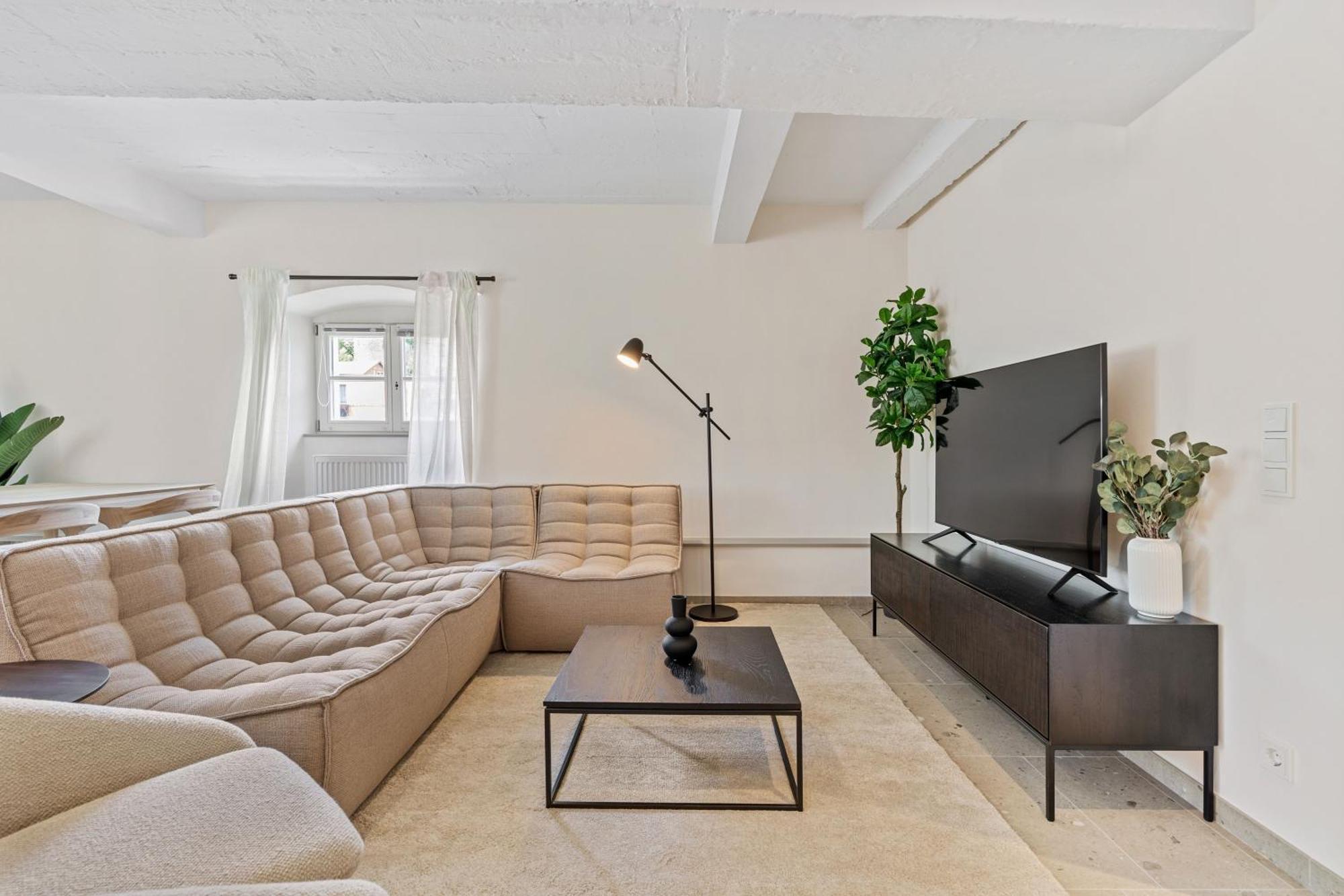 Modern In Clausen With Wifi, Kitchen & Workspace * Luxembourg