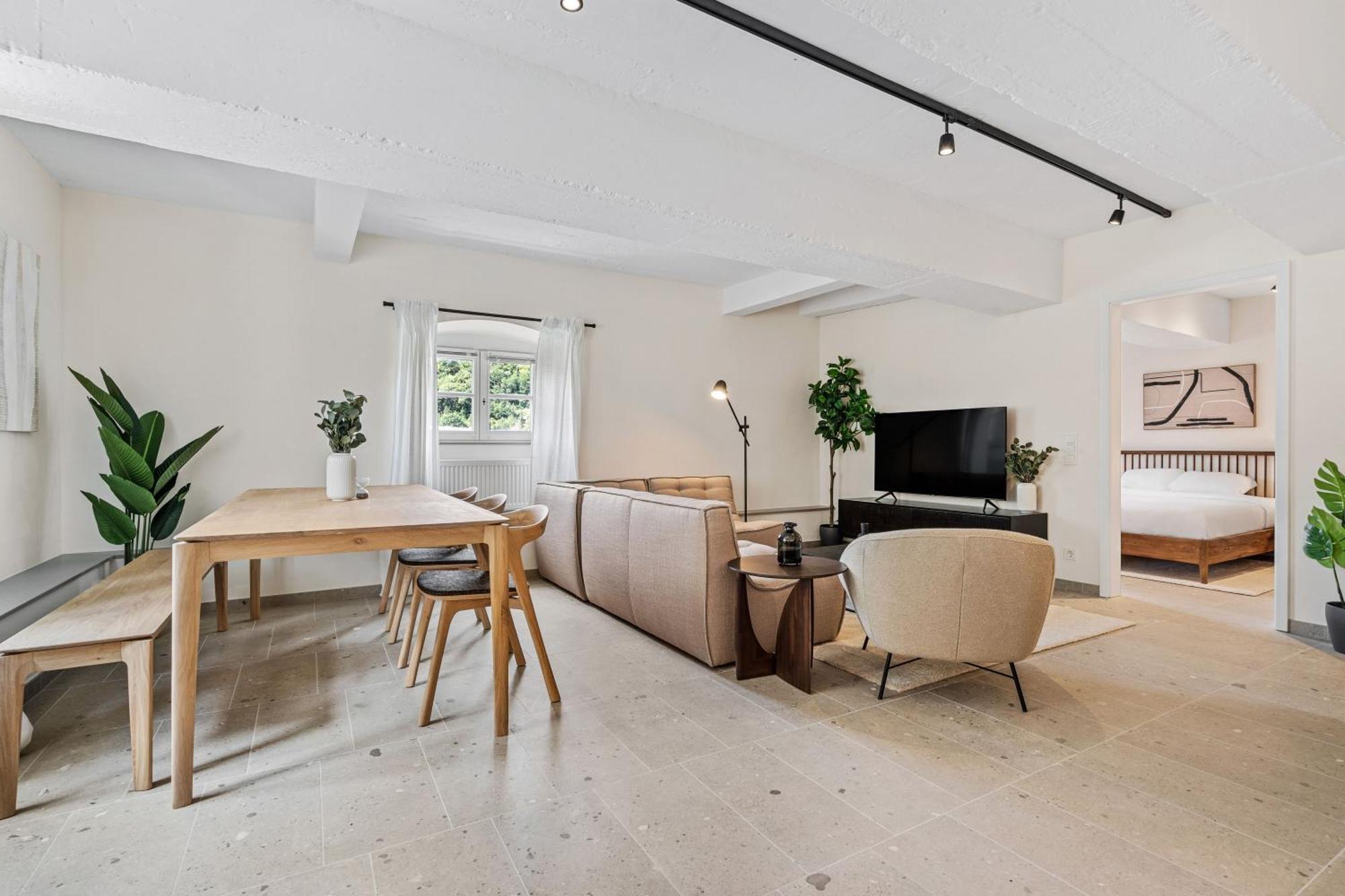 Appartement Modern In Clausen With Wifi, Kitchen & Workspace