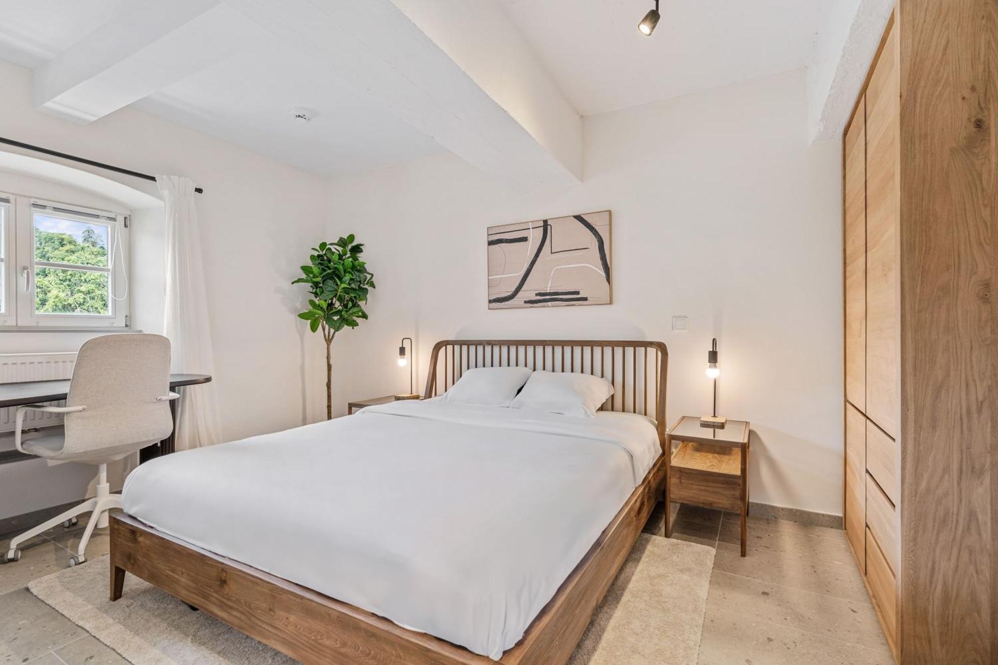 Modern In Clausen With Wifi, Kitchen & Workspace Luxemburg