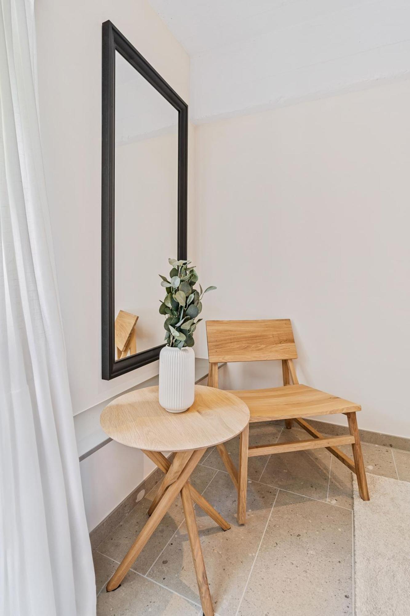 Appartement Modern In Clausen With Wifi, Kitchen & Workspace *