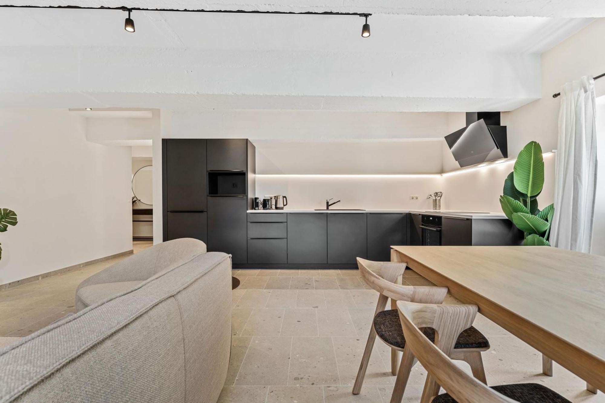 Modern In Clausen With Wifi, Kitchen & Workspace * Luxembourg