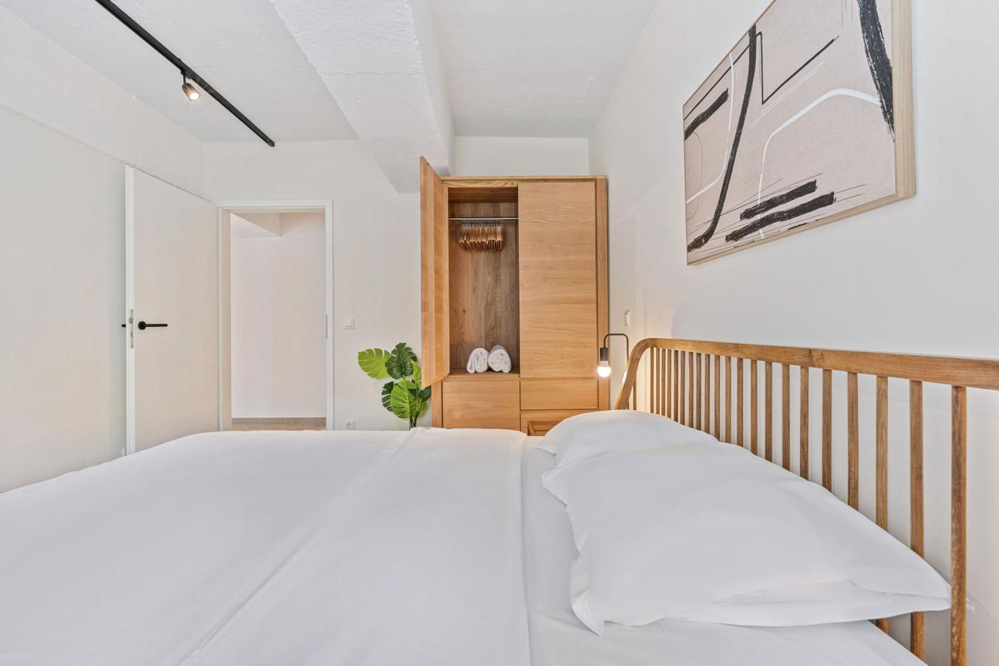 Modern In Clausen With Wifi, Kitchen & Workspace Appartement *