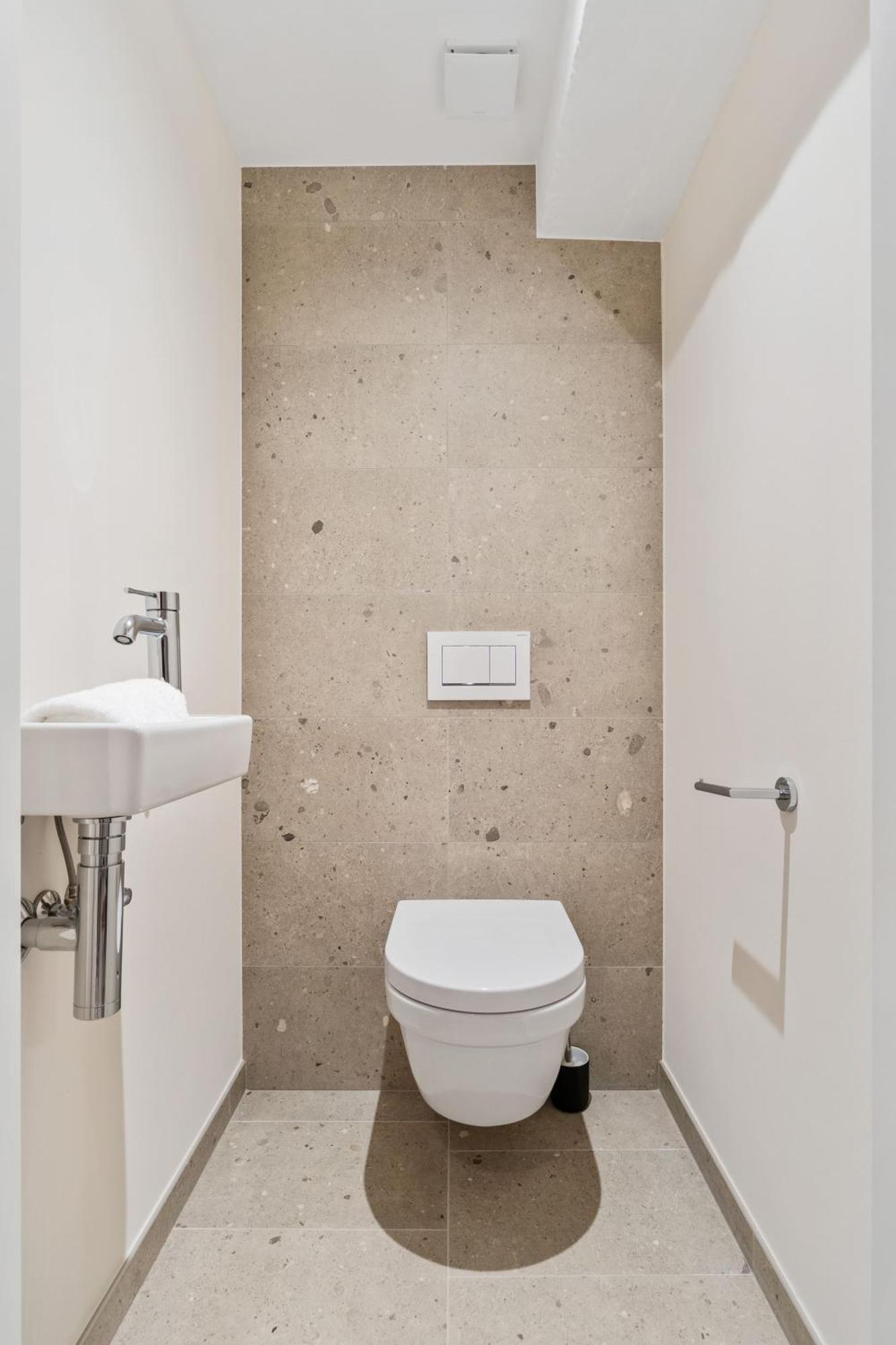Appartement Modern In Clausen With Wifi, Kitchen & Workspace *