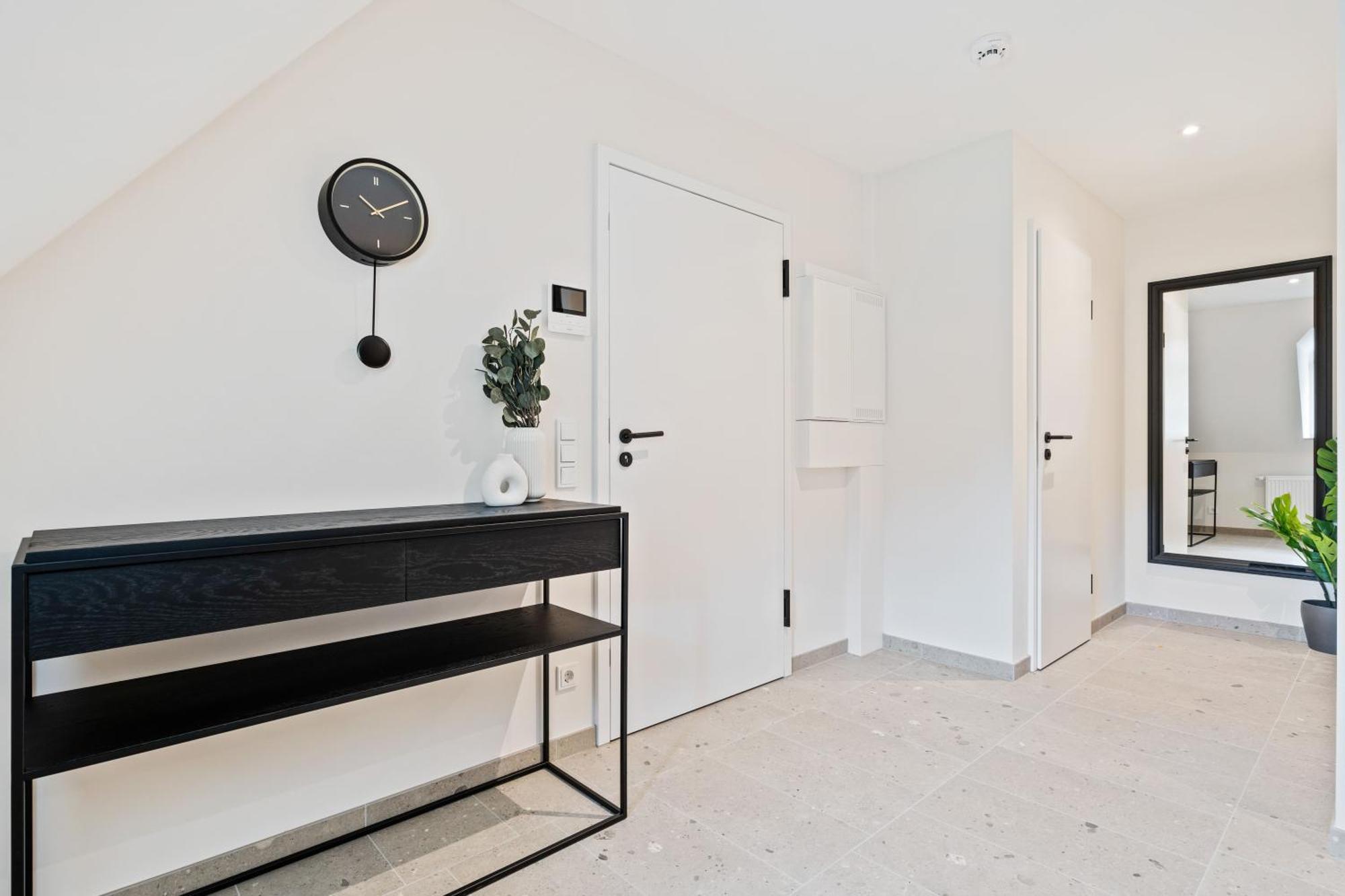 Modern In Clausen With Wifi, Kitchen & Workspace Appartement *