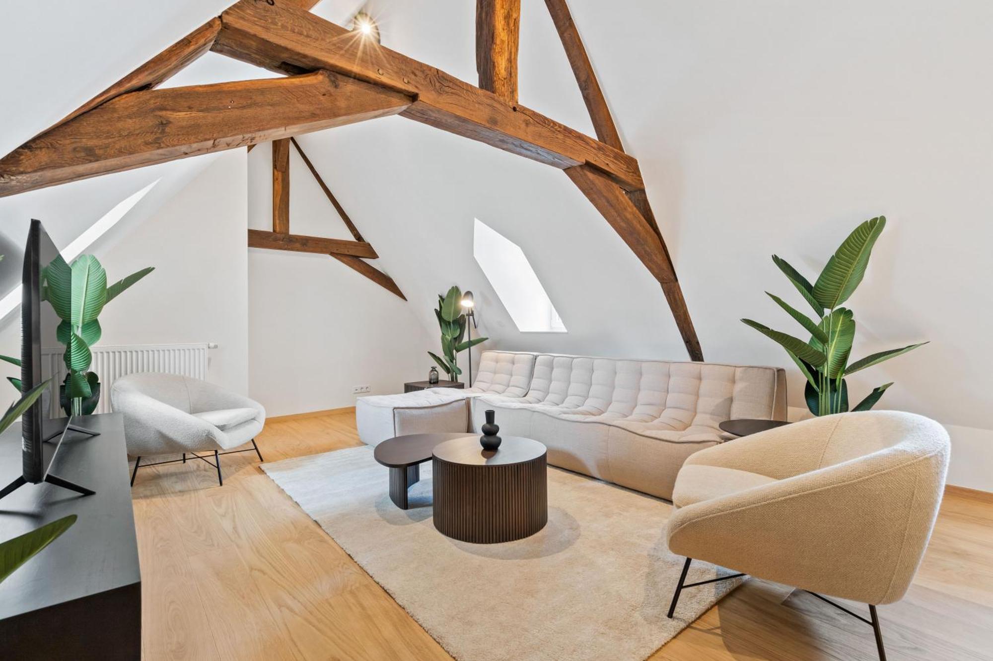 Appartement Modern In Clausen With Wifi, Kitchen & Workspace *