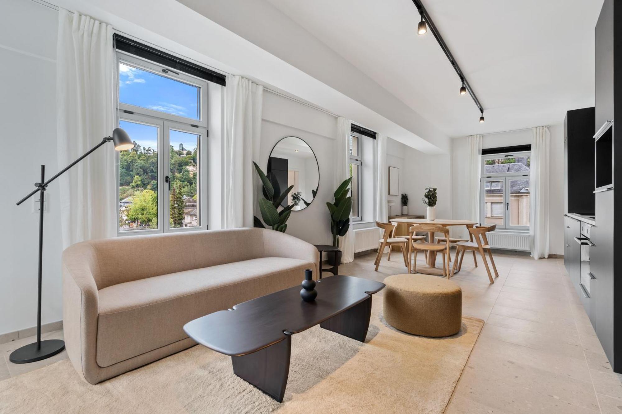 Modern In Clausen With Wifi, Kitchen & Workspace Appartement *