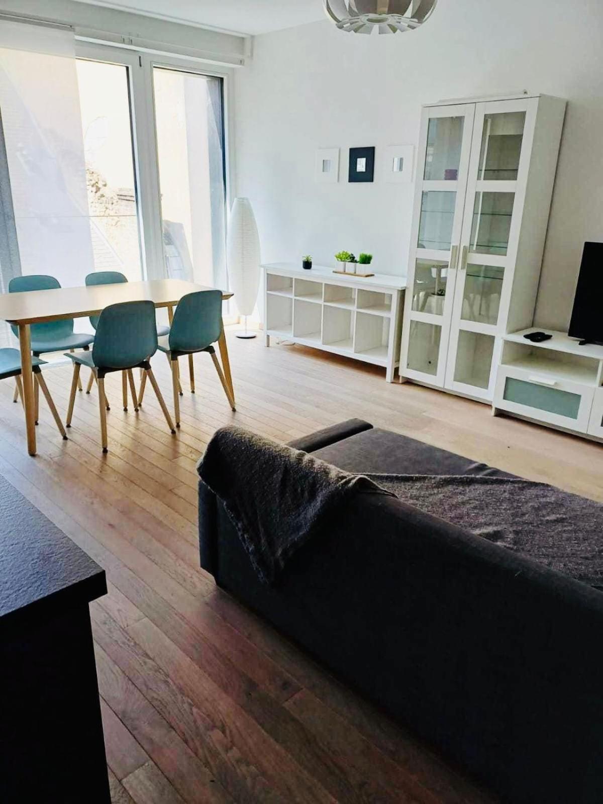 Appartement Bright And Welcoming 2 Bedrooms In Center