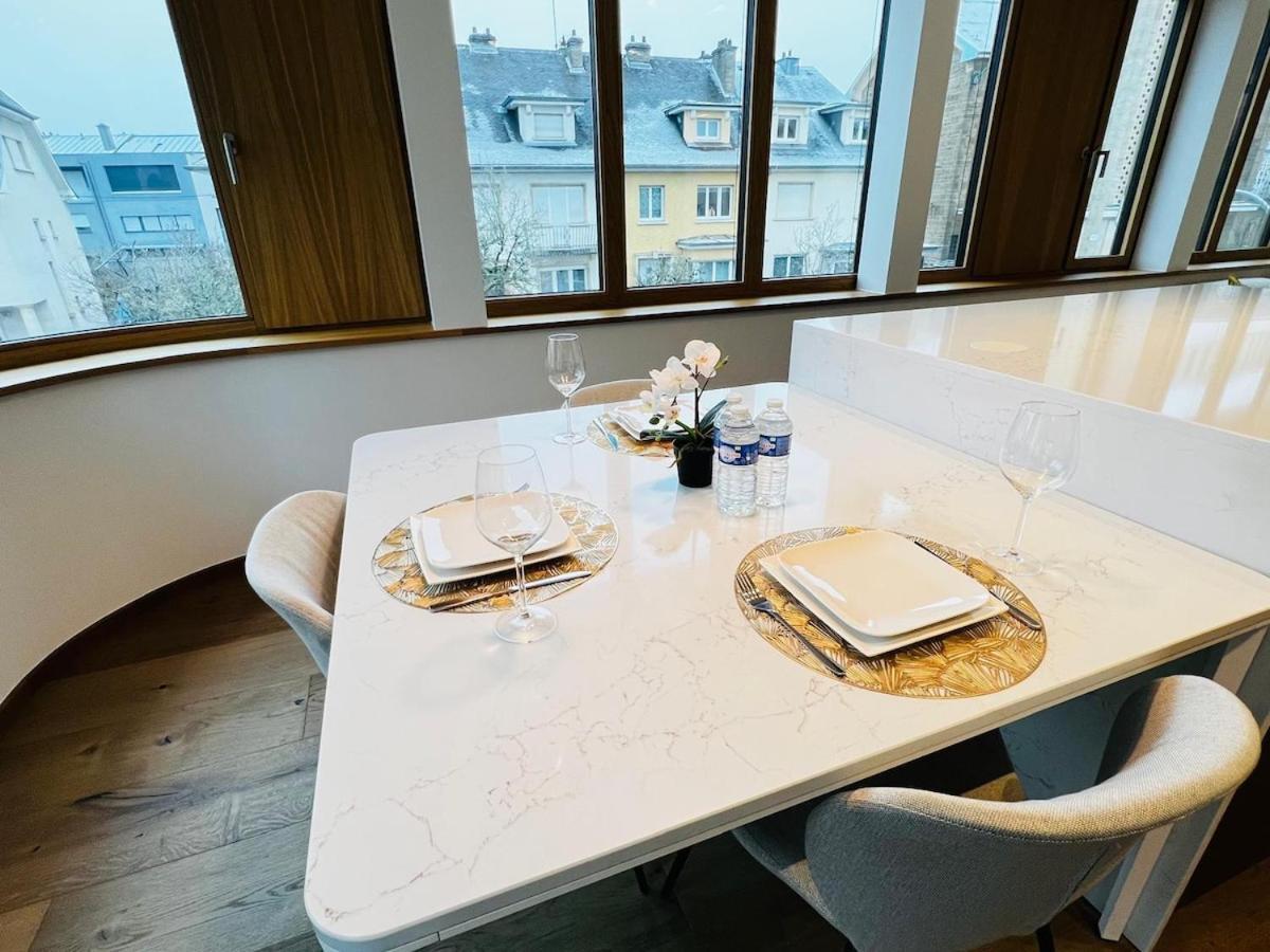 Gorgeous 1 Bedroom Flat With Balcony&parking *
