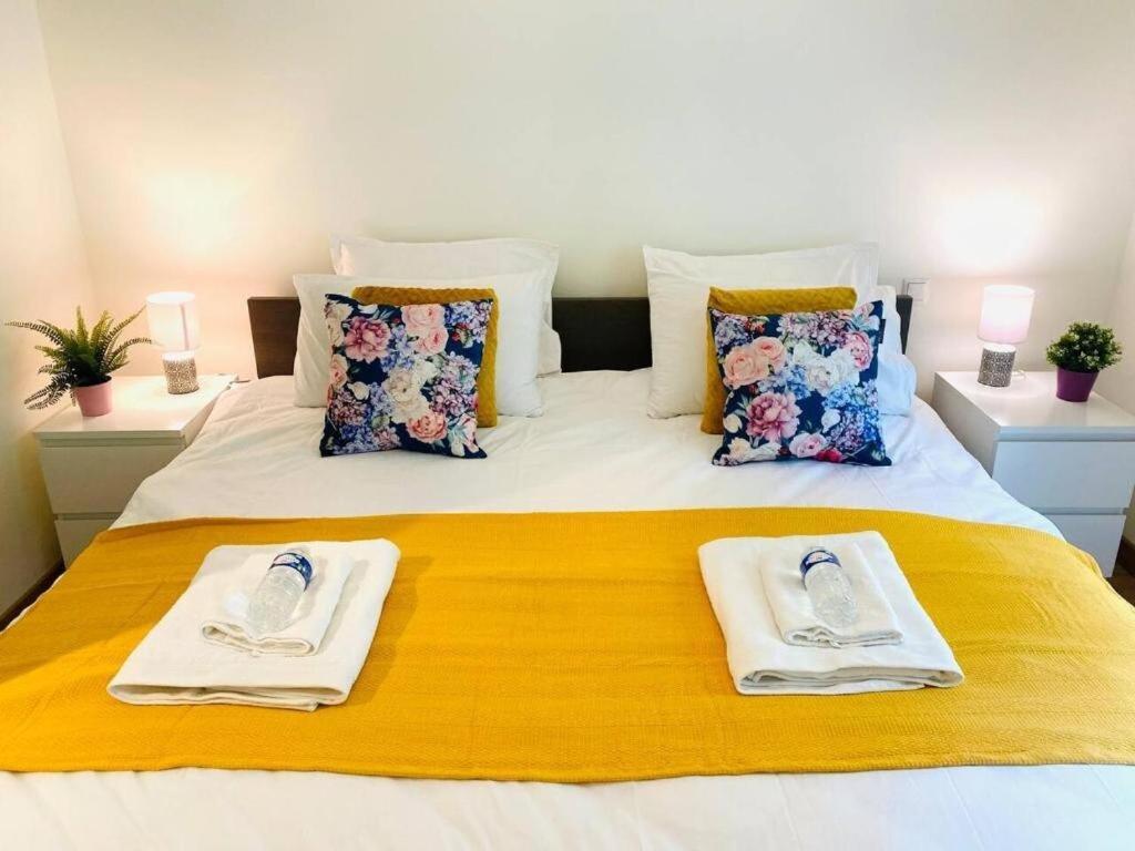 Bright And Airy 3 Bedroom With Terrace&parking Apartment