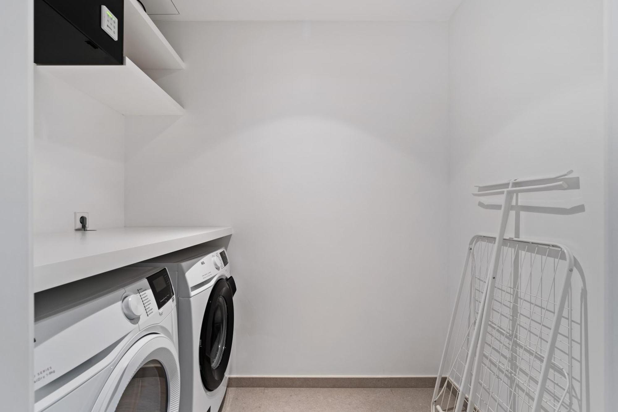 Stylish Downtown Escape With Comforts Luxemburg