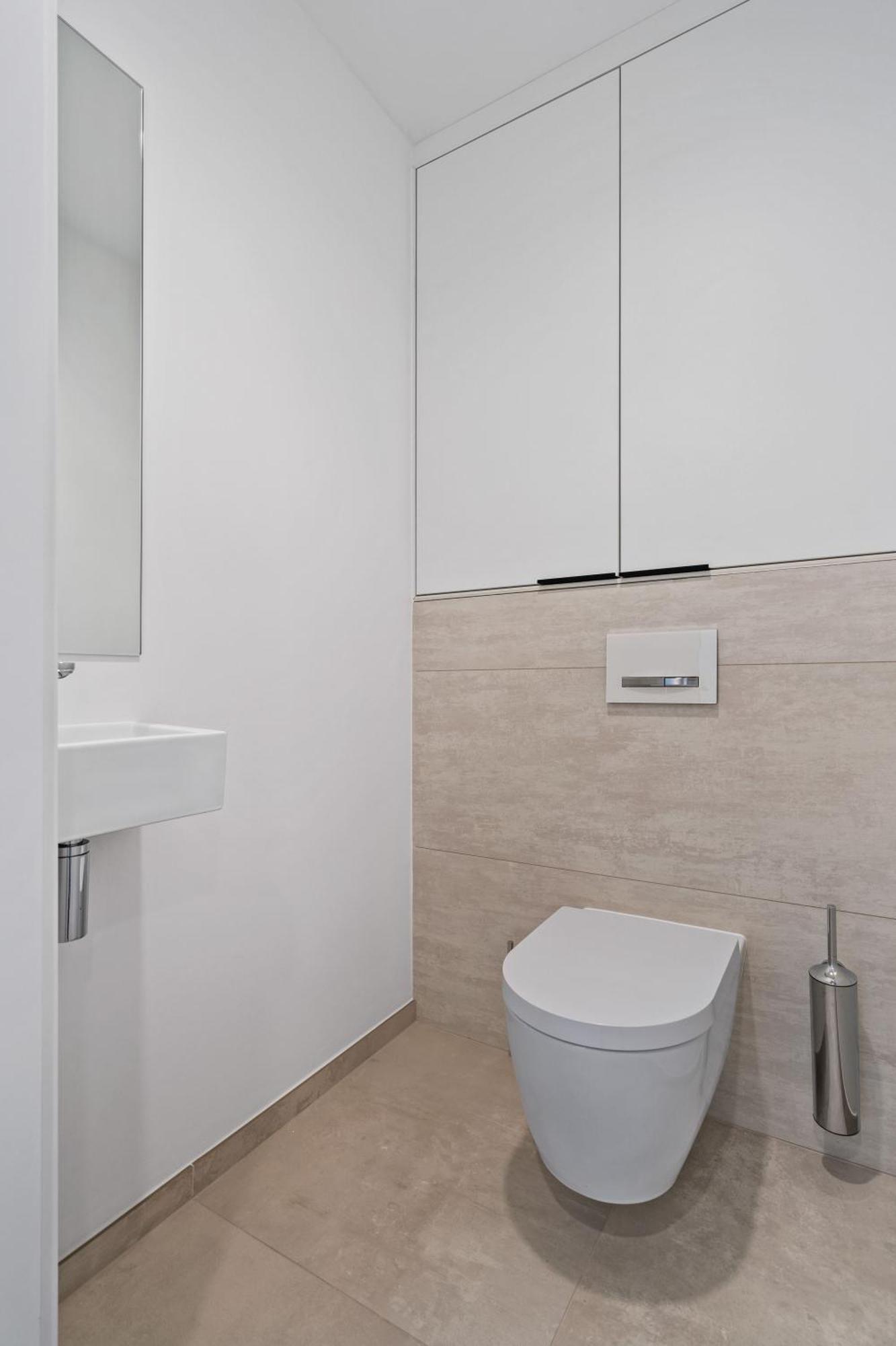 Stylish Downtown Escape With Comforts Apartment
