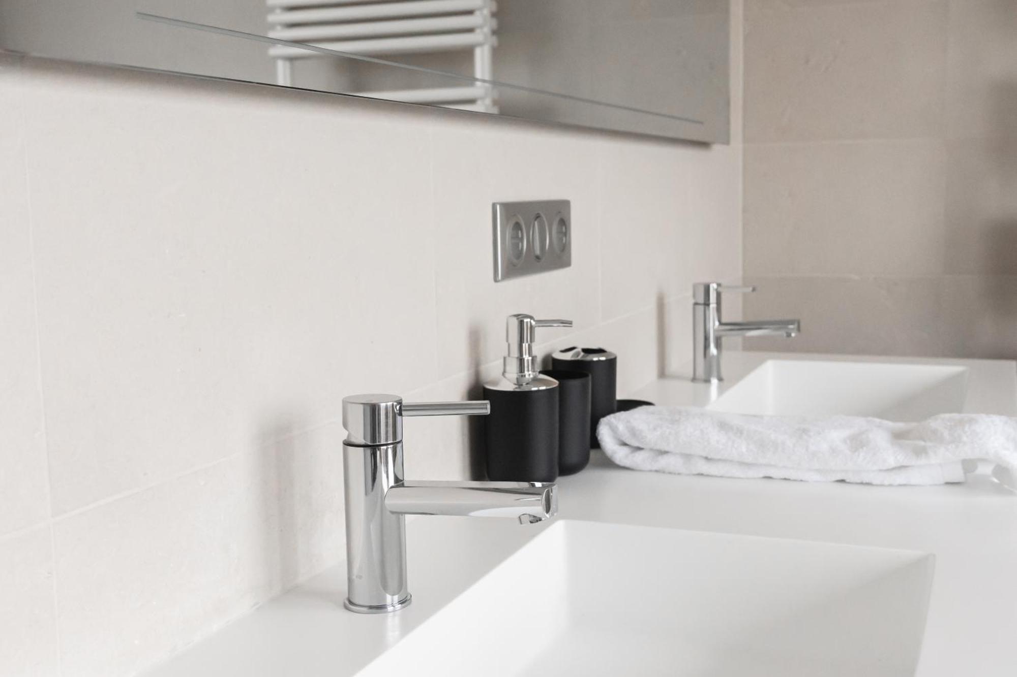 Lux Penthouse - Office, Terrace, Gym & Parking