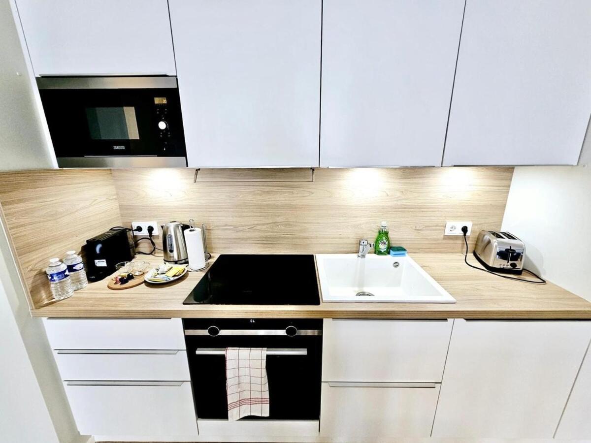 Modern One Bedroom Flat With A Parking Space Apartment