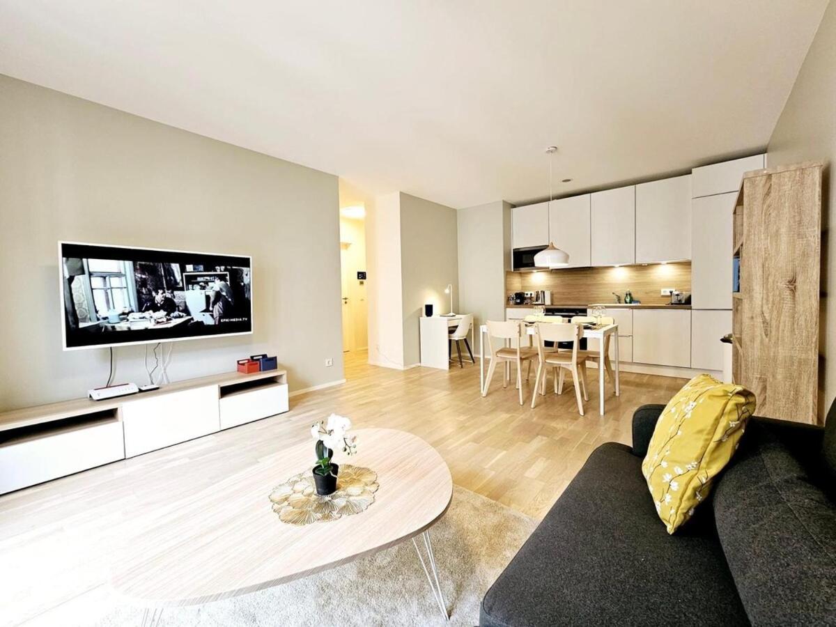 Modern One Bedroom Flat With A Parking Space *