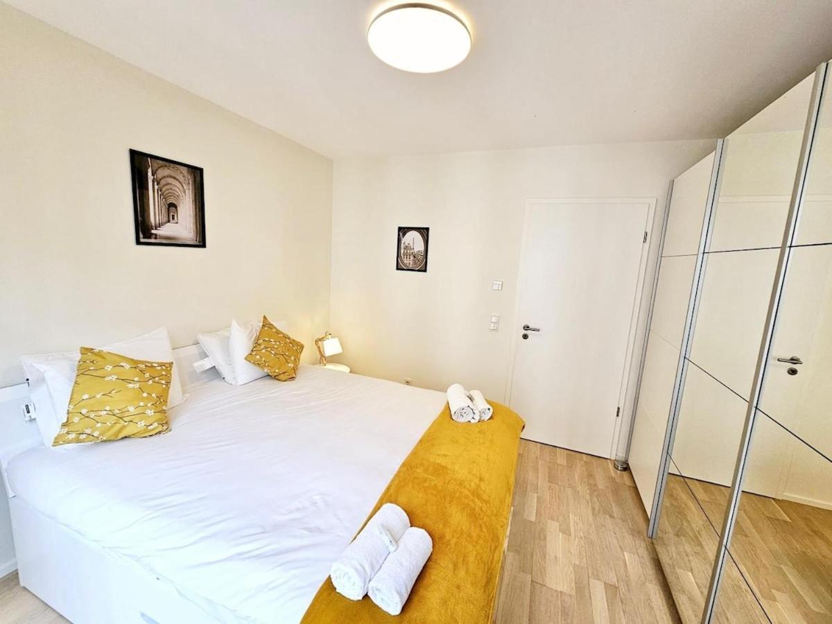 Apartment Modern One Bedroom Flat With A Parking Space