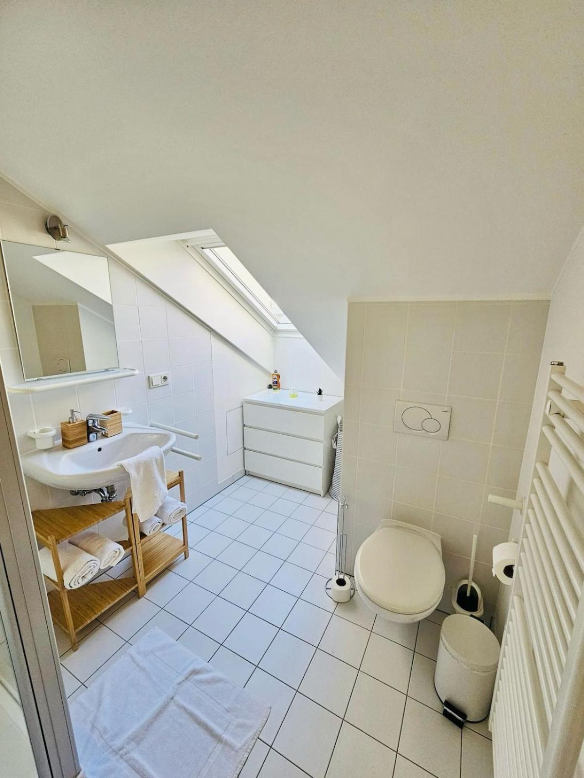 Compact In Luxembourg-limp17b *