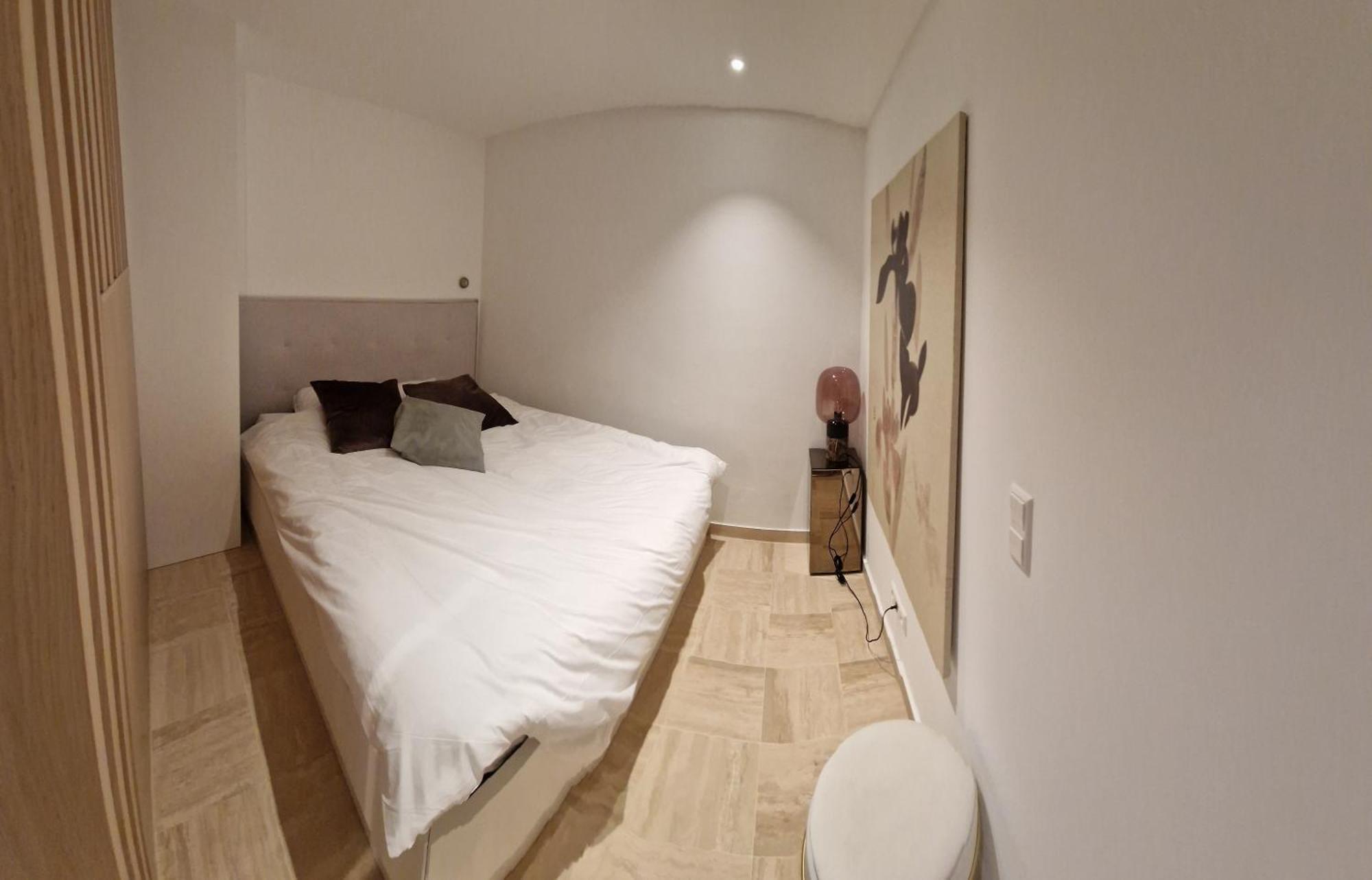 Apartamento Core Mirrorview-parking And Breakfast