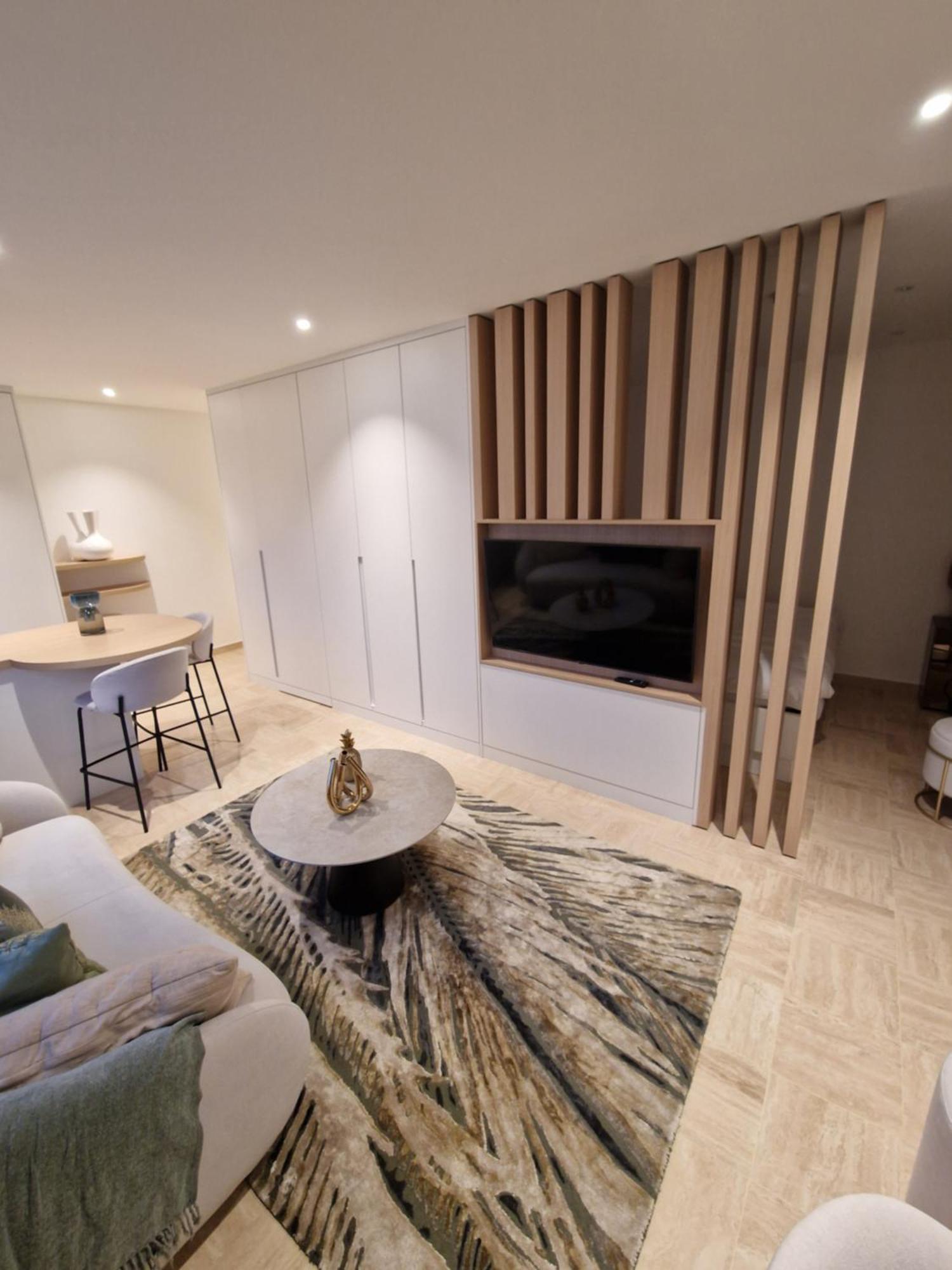 Apartamento Core Mirrorview-parking And Breakfast