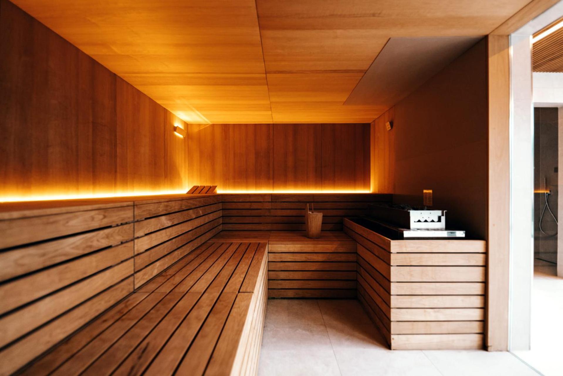 Apartment Luxurious Retreat Balcony & Pool Access Luxembourg