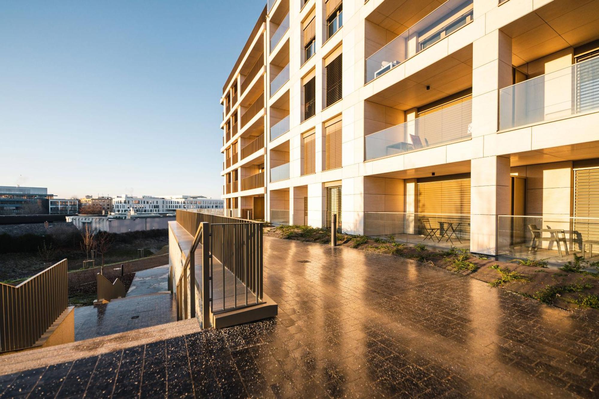 Modern In Gasperich With Balcony & Wi-fi * Luxemburg