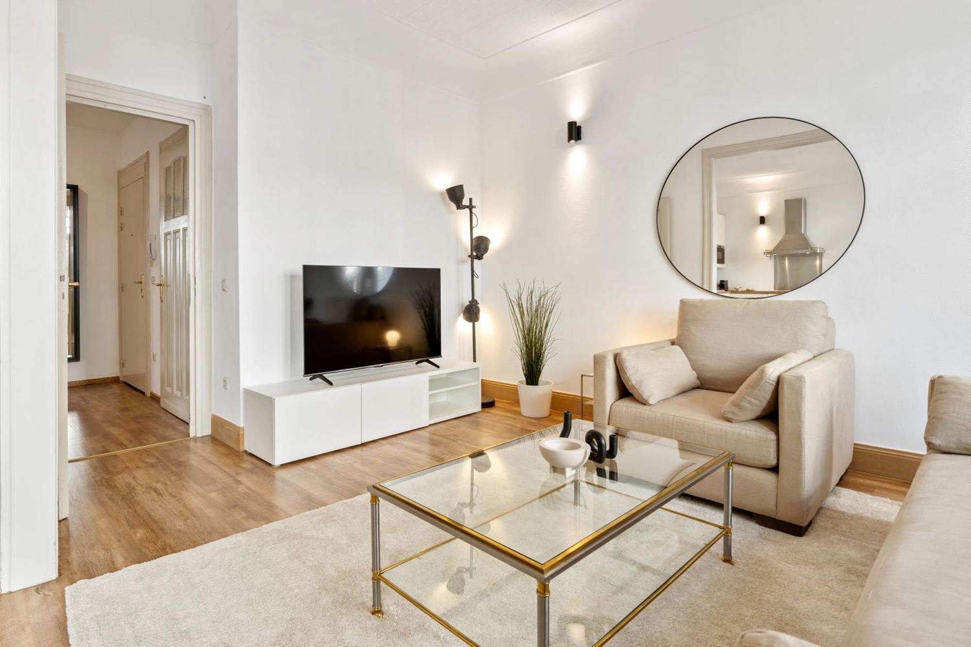 Stylish 2-bed In Gare, Near Cafes & Shop Apartment Luxembourg