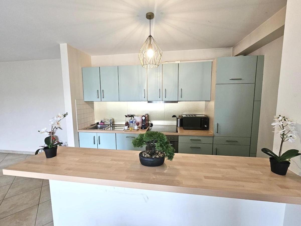 Apartment Chic Retreat 2br Near Station With Parking-2a