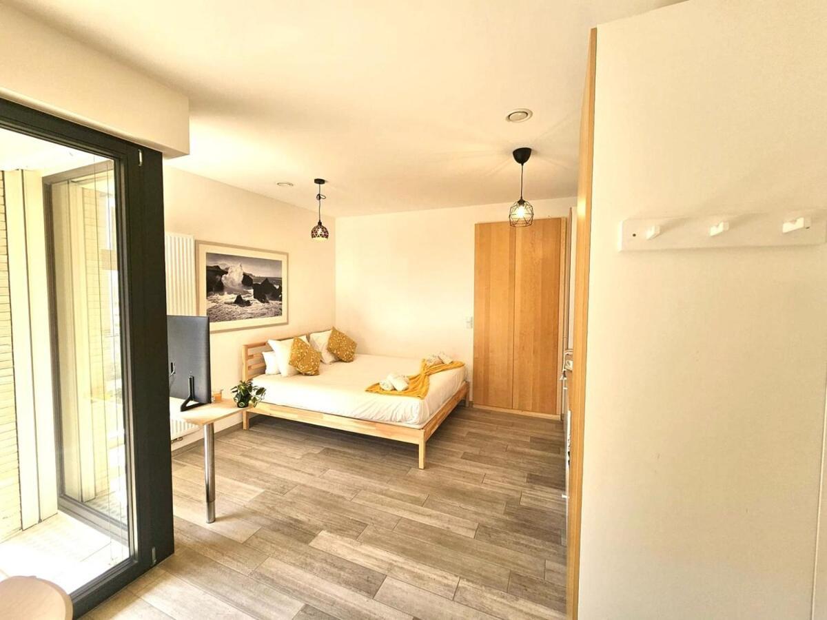 Cozy With Sunny Terrace-chiny3 Apartment