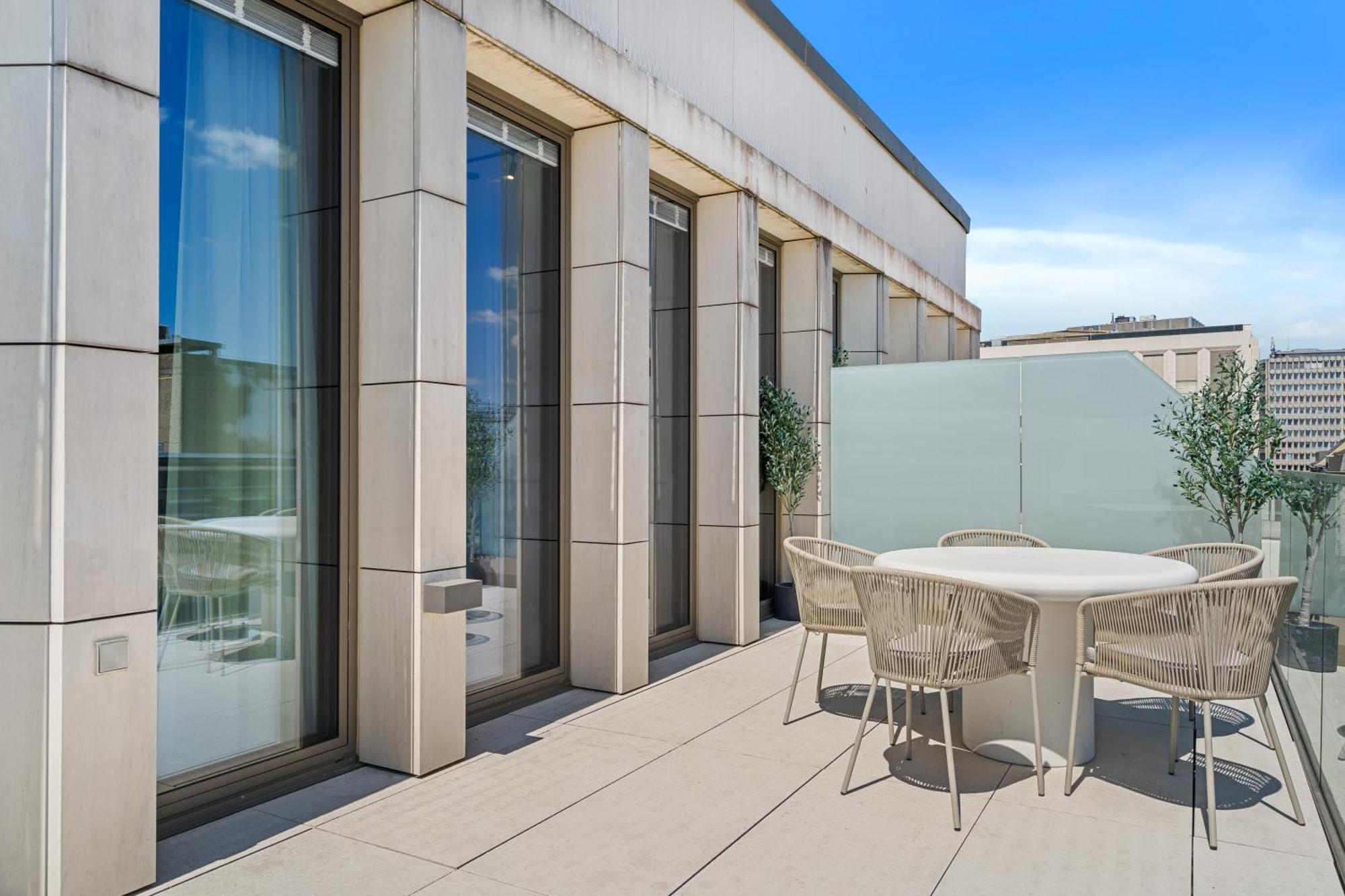 Voya Zenit Royal - Luxury Rooftop Views & Concierge