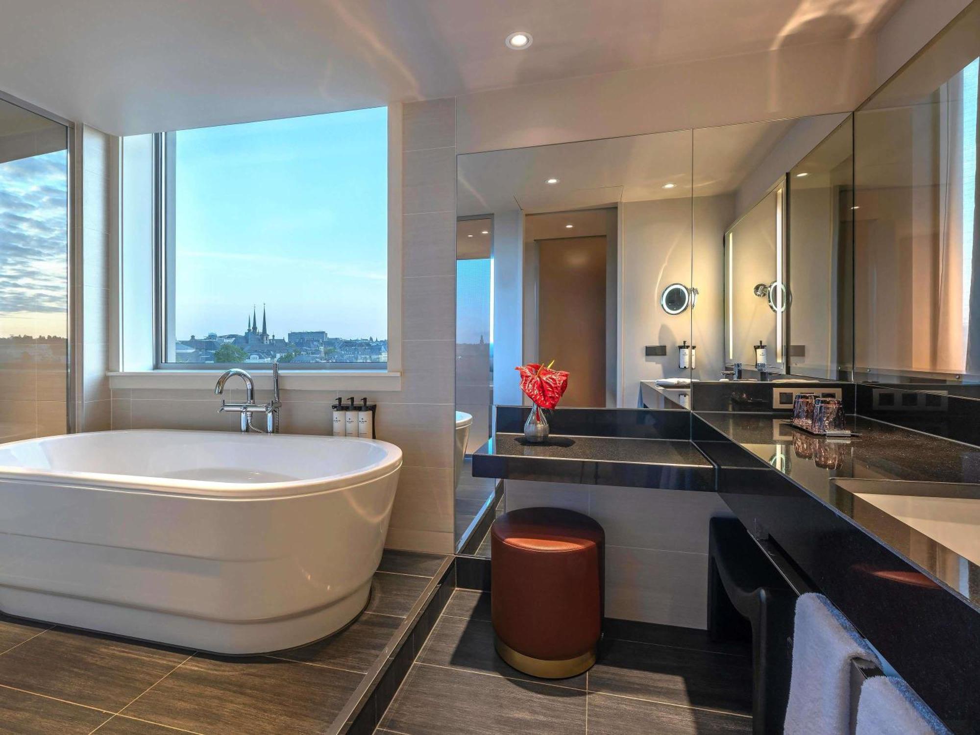 Sofitel Le Grand Ducal Hotel 5*