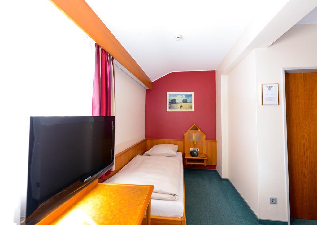Hotel Christophe Colomb 3*