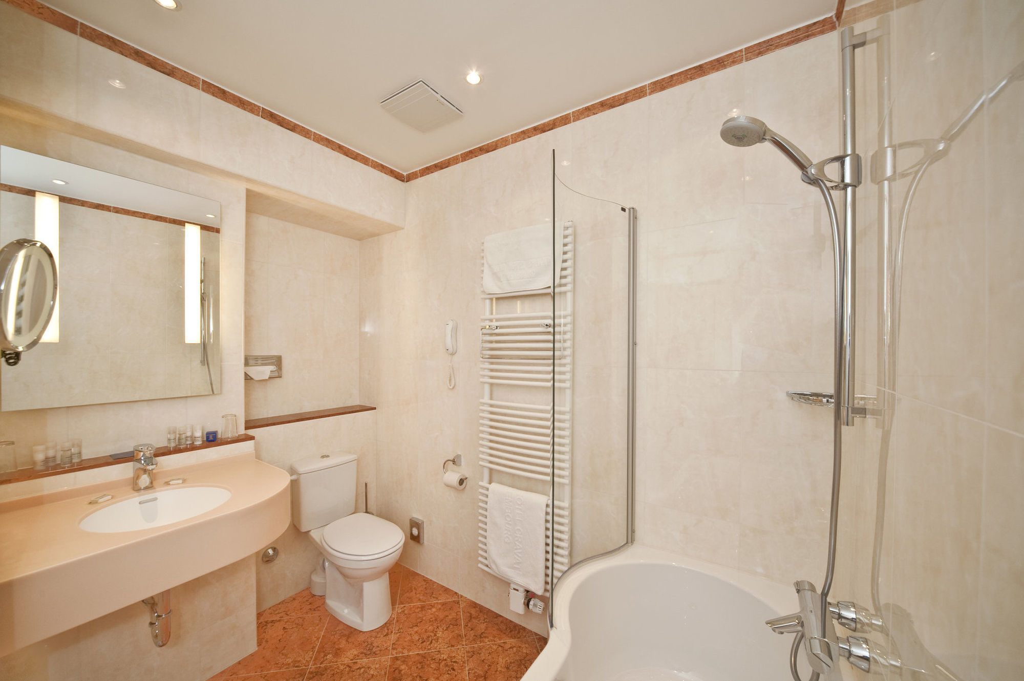 Hotel Grand Cravat 4*