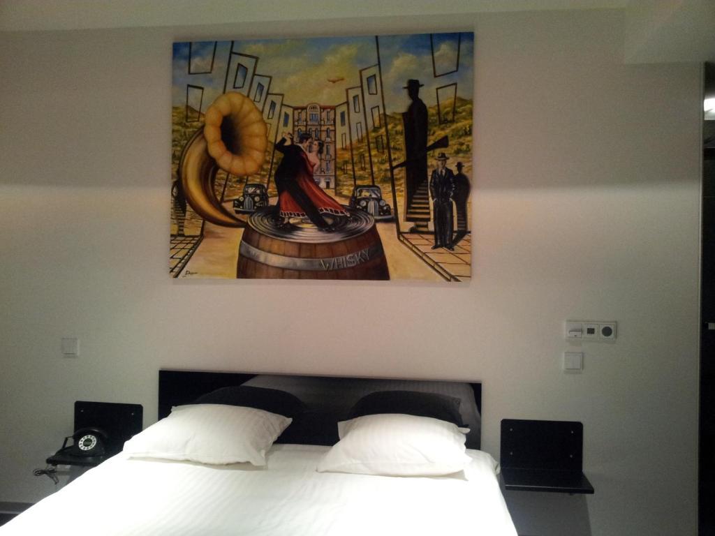 Grey Hotel 3*
