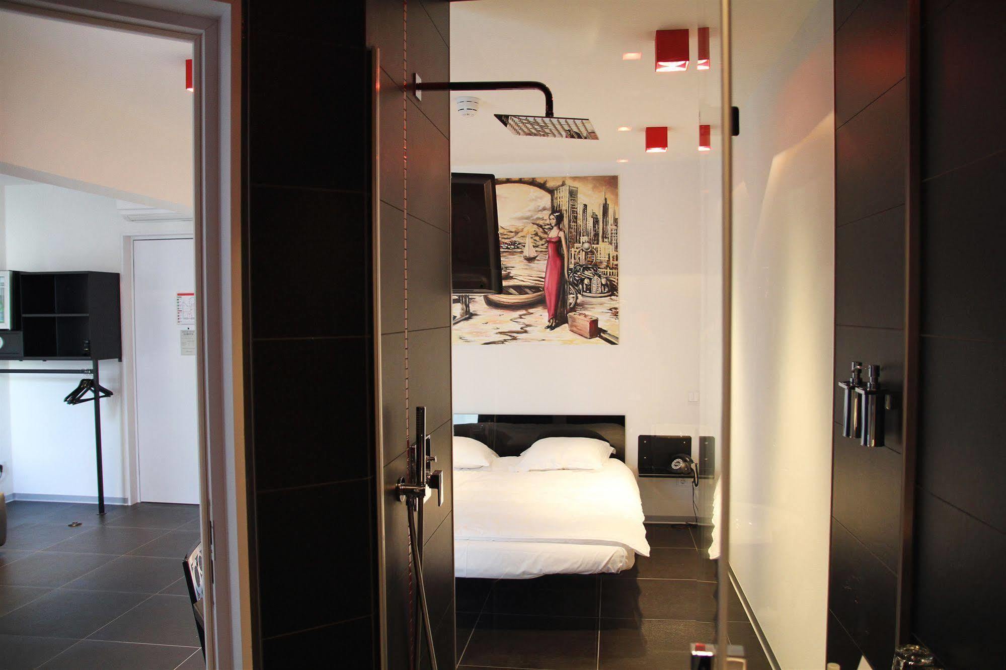 Grey Luxembourg