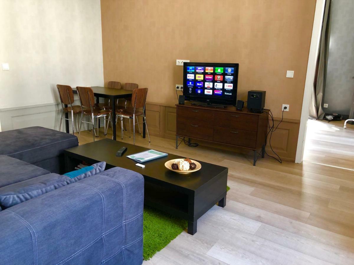 Appartement Urban Apartment, In The Nightlife Area!