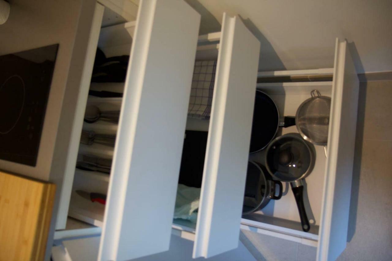 Apartment Fully Renovated Studio Flat With Own Parking *