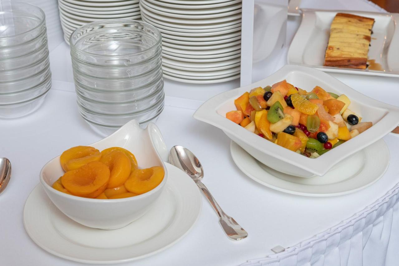 Grand Cravat Hotel 4*