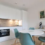 Central Fully Serviced Studio