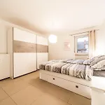 Beautiful Apartment In The City And Free Parking