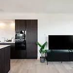 City Luxury With City Views In Ville Haute