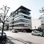 City Luxury With City Views In Ville Haute