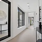 Luxury Downtown Apartment With Modern Amenities