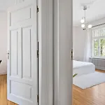 Room W Shared Bathroom&Kitchen In Luxury Villa