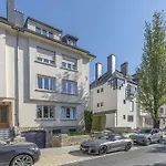 Elegant 2Br In Luxembourg With Balcony & Wifi