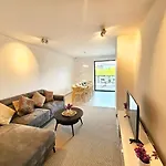 City Living In Style 3Br W 2 Terraces&Free Parking-Ham1